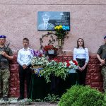 В Калинівці на честь загиблого офіцера бригади «Червона Калина» відкрили меморіальну дошку