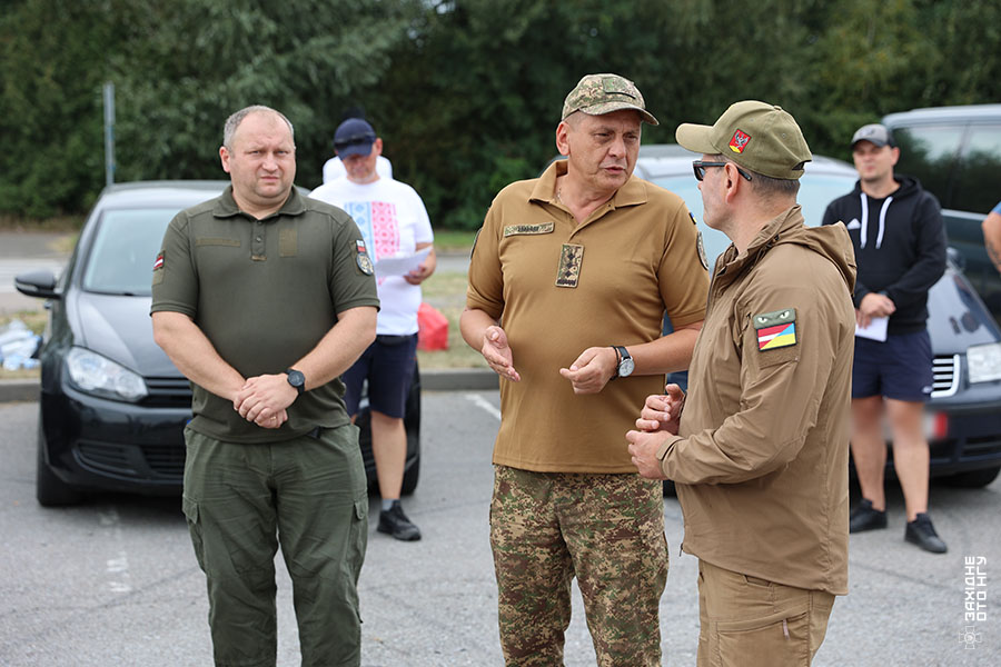 Благодійники з ЄС передали партію автомобілів (3)
