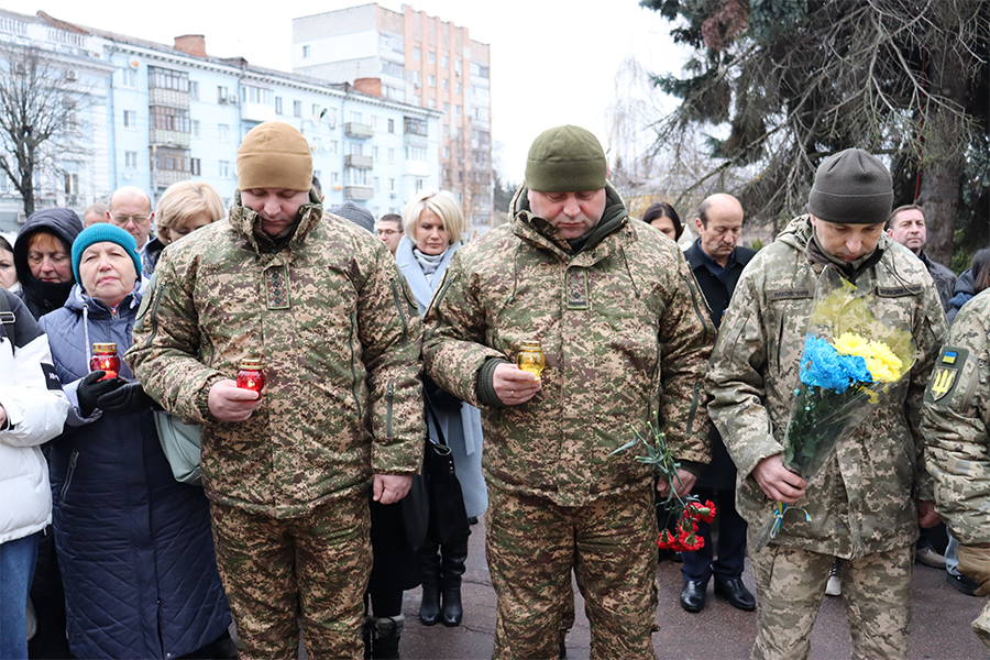 У Житомирі вшанували Героїв Небесної Сотні (3)