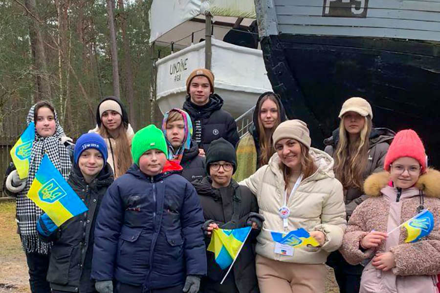 Діти захисників України повернулися з першого зимового табору в Латвії (5)