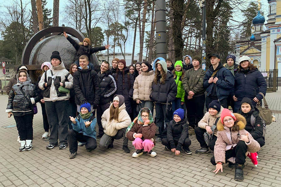 Діти захисників України повернулися з першого зимового табору в Латвії (9)