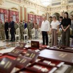 Президент України нагородив гвардійця 1 корпусу НГУ «Азов» орденом «За мужність»