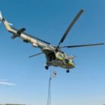 Курсанти Київського інституту НГУ відпрацювали безпарашутне десантування з гелікоптера (ВІДЕО)