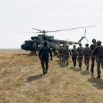Висота, точність, самоконтроль: курсанти Національної академії НГУ відпрацювали парашутне десантування