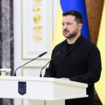 Президент України вручив сертифікати на отримання квартир Героям України та рідним загиблих Героїв