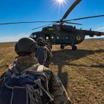 Курсанти Київського інституту НГУ виконали навчально-тренувальні стрибки з парашутом